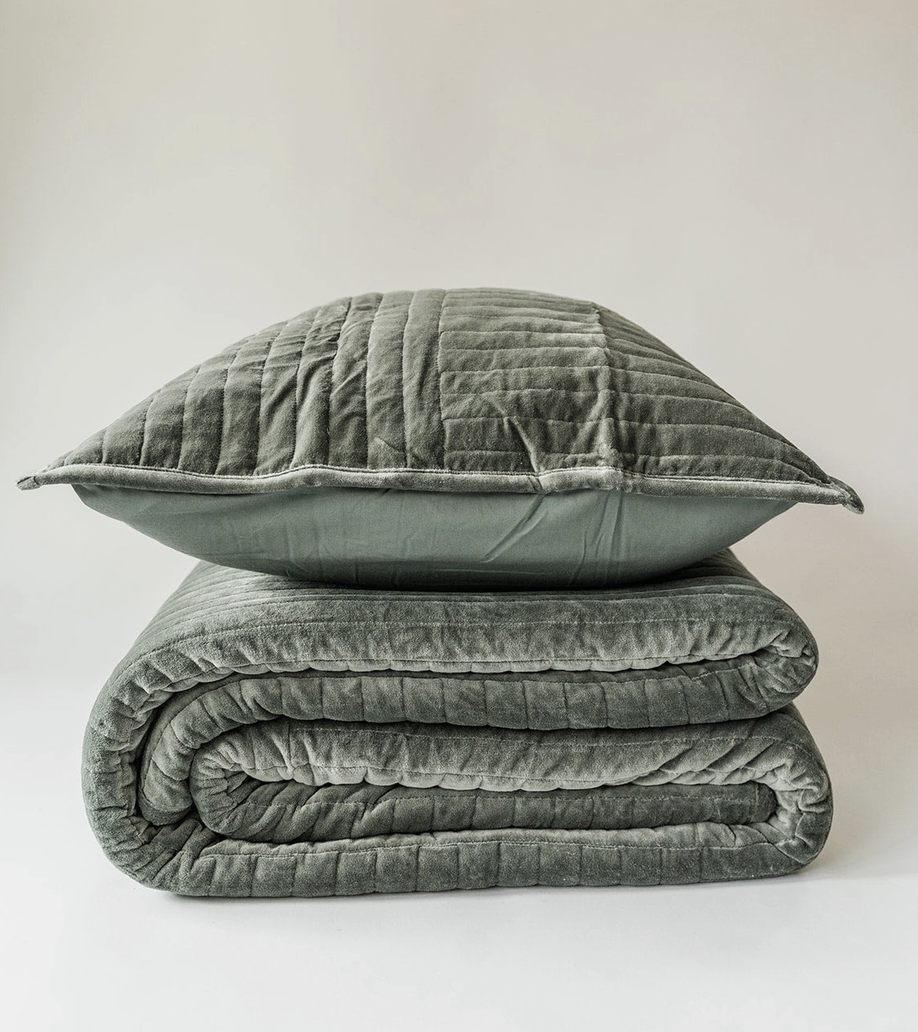 Channel Grid Velvet Quilt