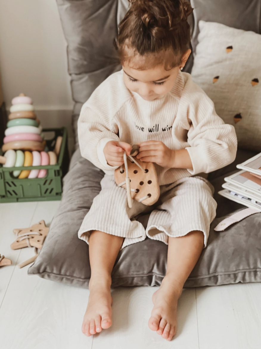 Wooden Lacing Cloud Toy