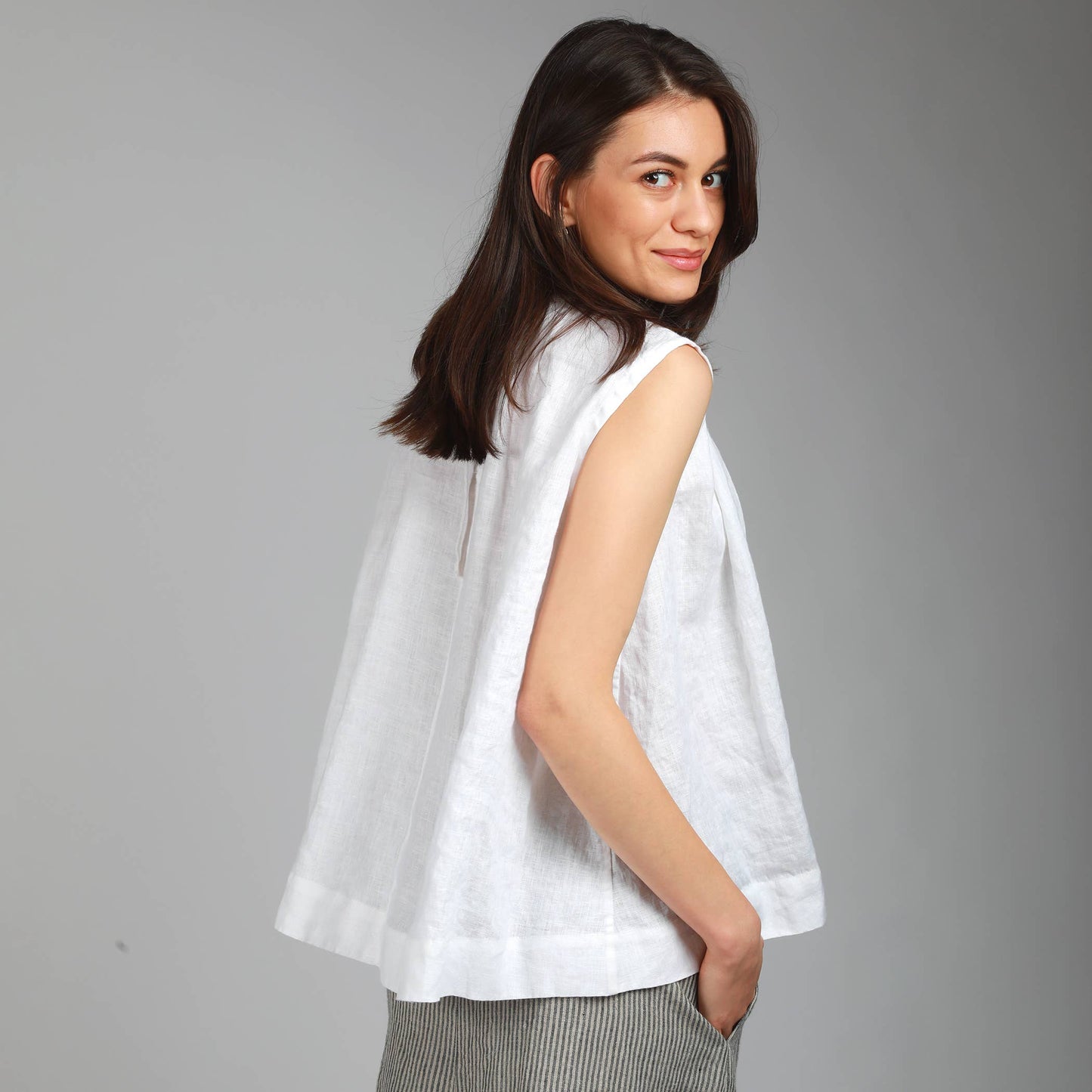 VIVA Loose Flared Linen Top with Gathered Neck
