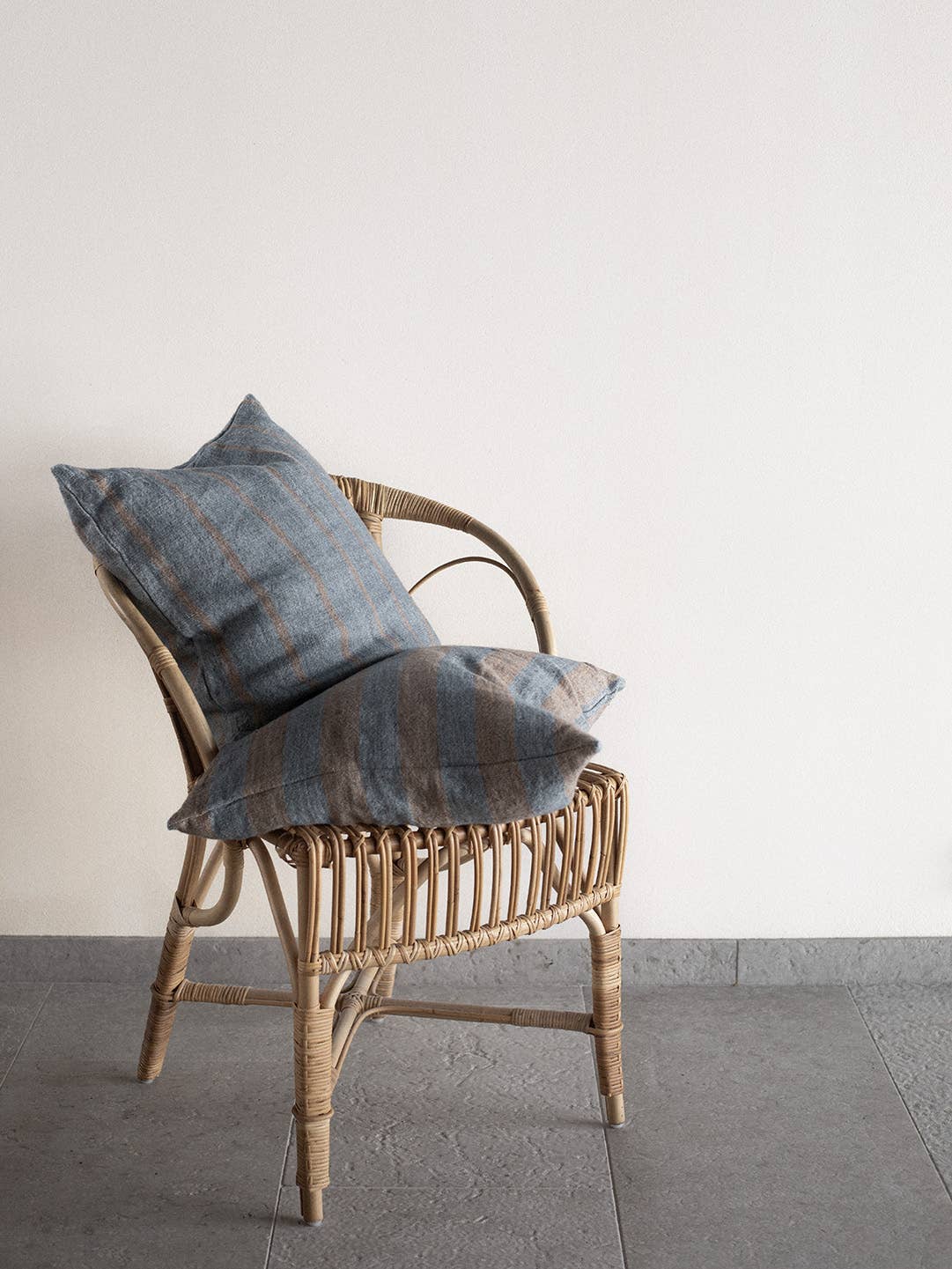 Melvin cushion