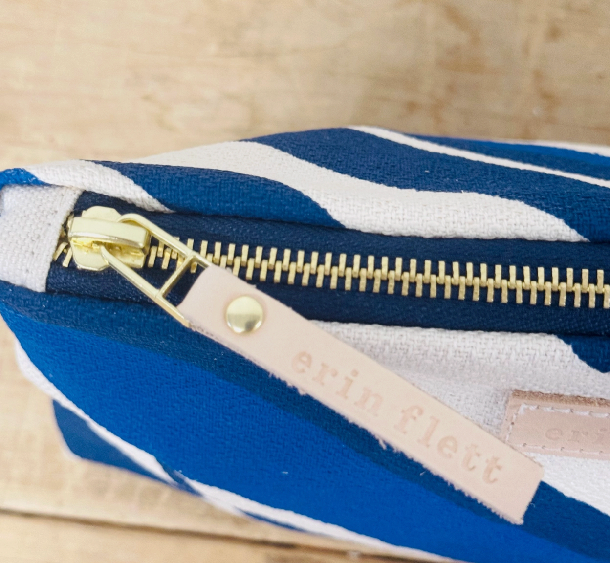 Laura Pouch – Vintage Stripe, blue