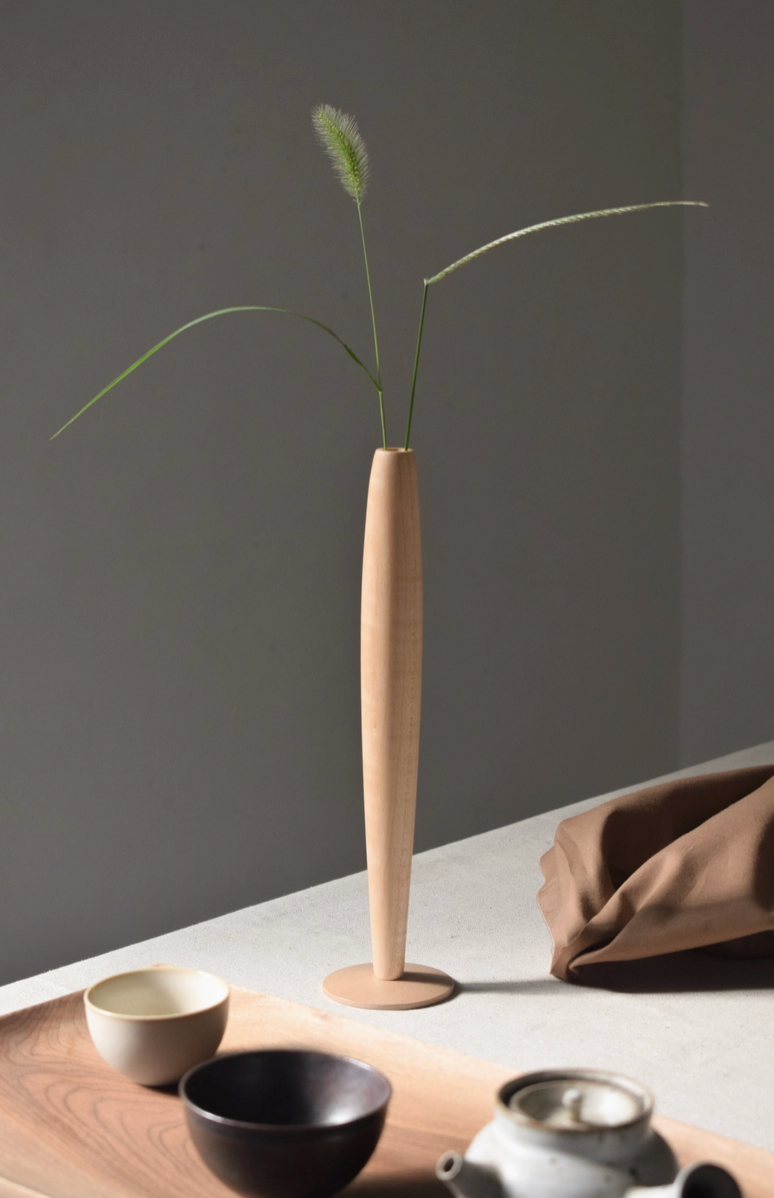 Single Flower Vase - Maple