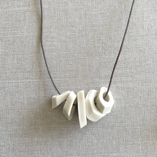 Liz Quan short necklace 'SHM'