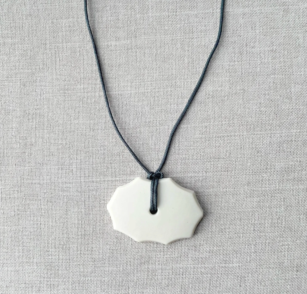 Liz Quan short necklace 'SFL'
