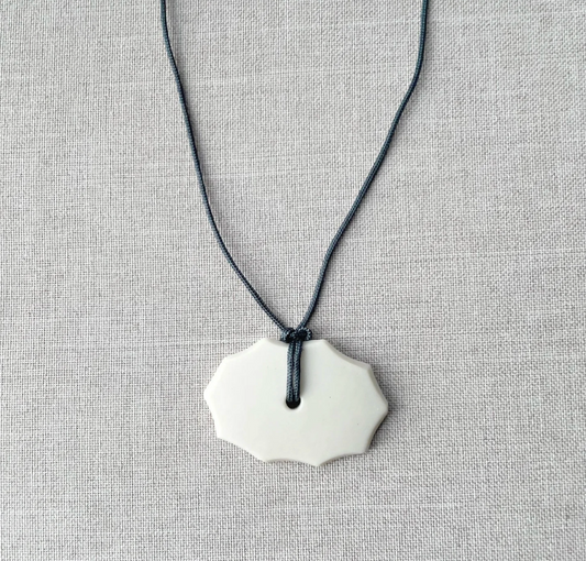 Liz Quan short necklace 'SFL'