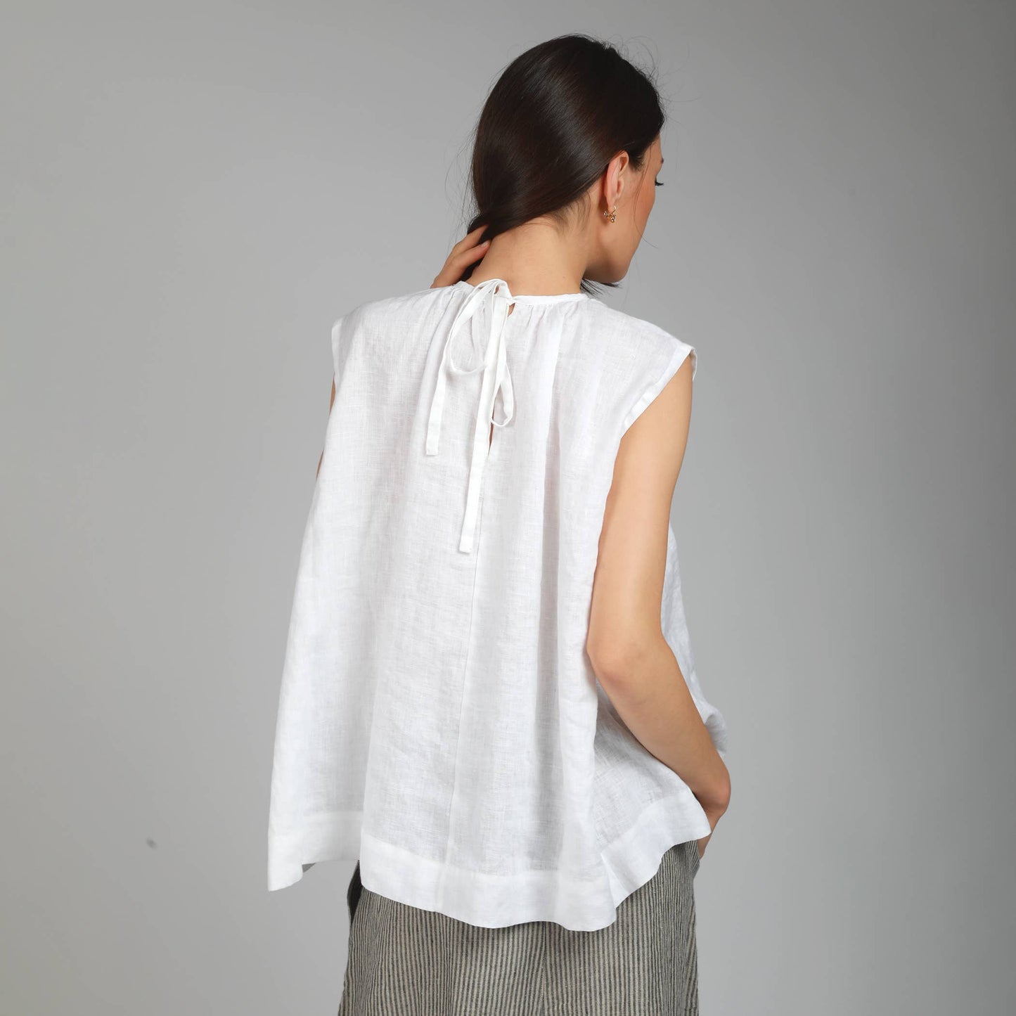 VIVA Loose Flared Linen Top with Gathered Neck